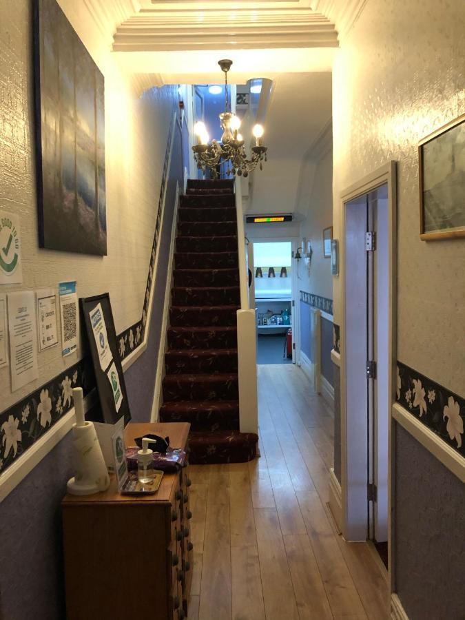 Ultimate Family Guest House Blackpool Dış mekan fotoğraf
