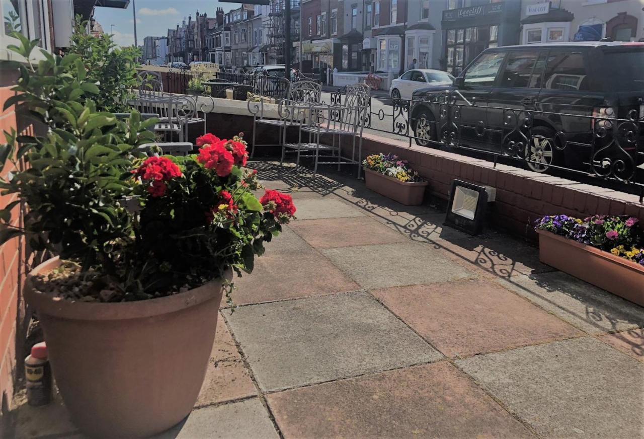 Ultimate Family Guest House Blackpool Dış mekan fotoğraf